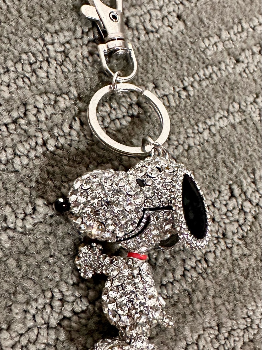 Crystal Snoopy-Style Dog Keychain - Silver with Black Ear and Red Collar